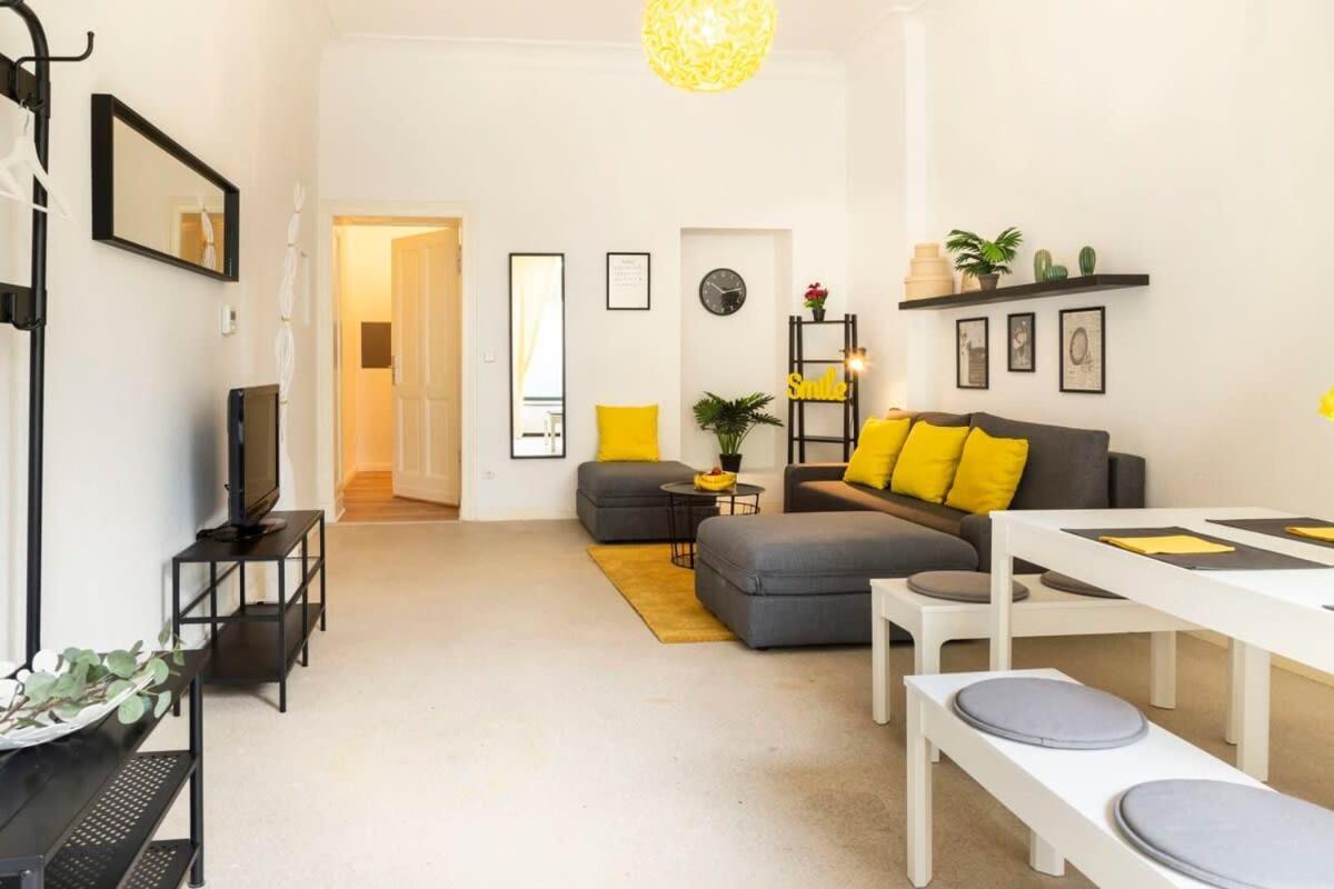 Modern 2 Bedroom Apartment In Berlin Schoeneberg Luaran gambar