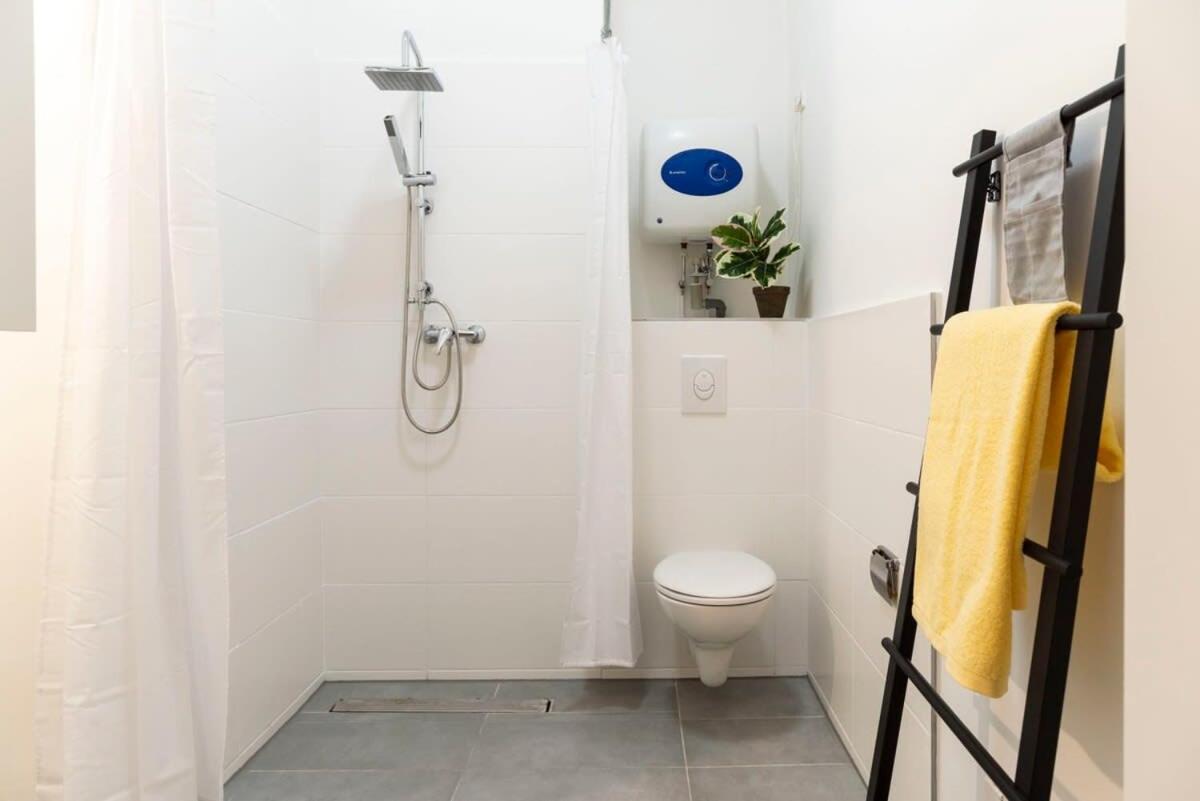 Modern 2 Bedroom Apartment In Berlin Schoeneberg Luaran gambar